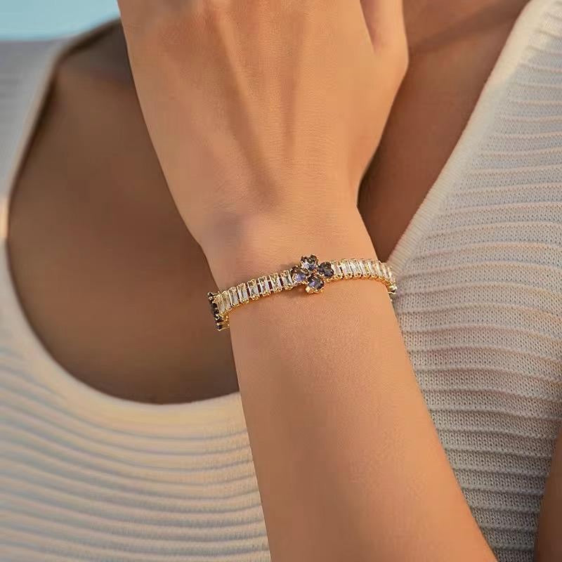 Luxe petal clover Bracelet